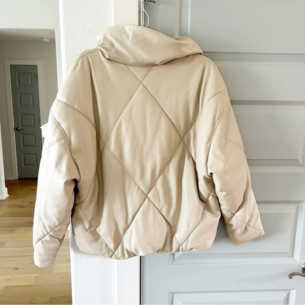 Abercrombie Oversized Vegan Leather Quilted Bomber Jacket - Picture 4 of 6